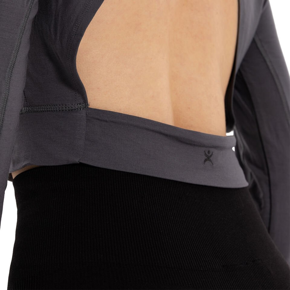 Inguz Sırtı Üçgen Detay Parmak Geçmeli Modal T-Shirt